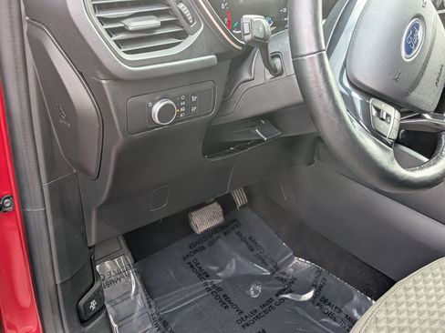 Used 2021 Ford Escape SE w/ Cold Weather Package image 17