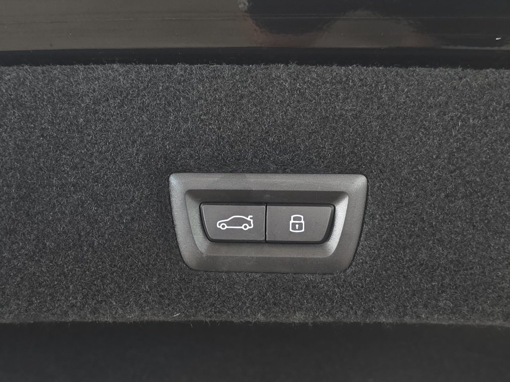 Certified 2023 BMW 740i RWD image 28