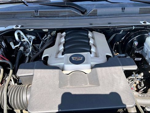 Used 2019 Cadillac Escalade Premium Luxury AWD/4WD image 9