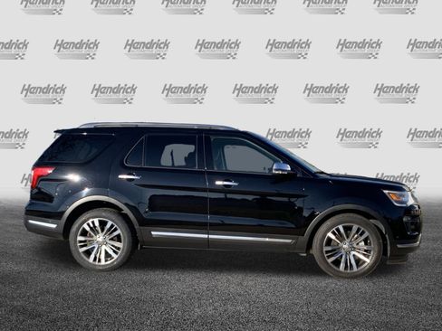 Used 2018 Ford Explorer Platinum image 11