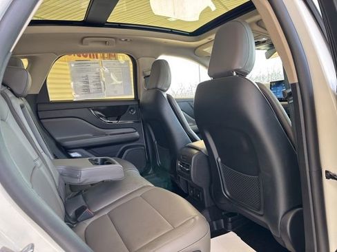 Used 2025 Lincoln Corsair Reserve w/ Equipment Group 202A image 5