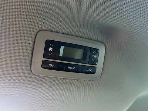 Used 2017 Toyota Sienna LE FWD image 24