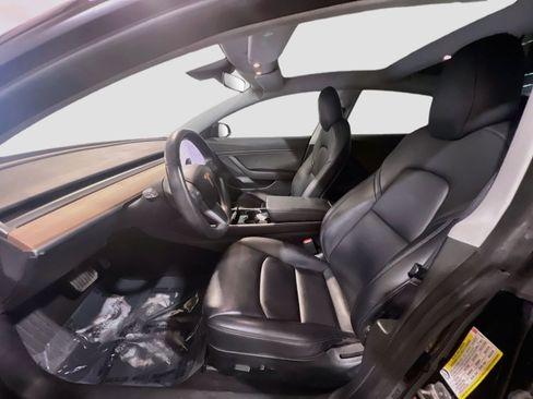 Used 2018 Tesla Model 3 RWD image 15