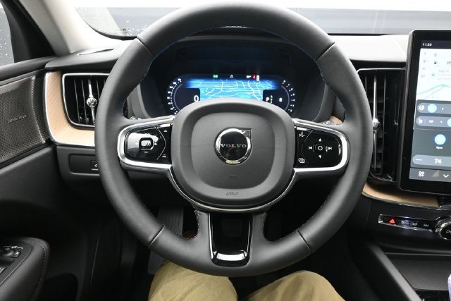 New 2027 Volvo XC60 B5 Plus AWD/4WD image 24