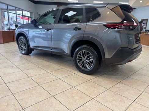 Used 2023 Nissan Rogue S FWD image 6