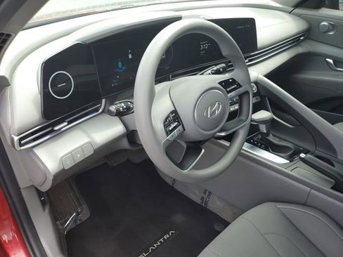 Used 2024 Hyundai Elantra SEL FWD image 15
