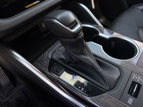 Used 2023 Toyota Highlander Platinum image 20