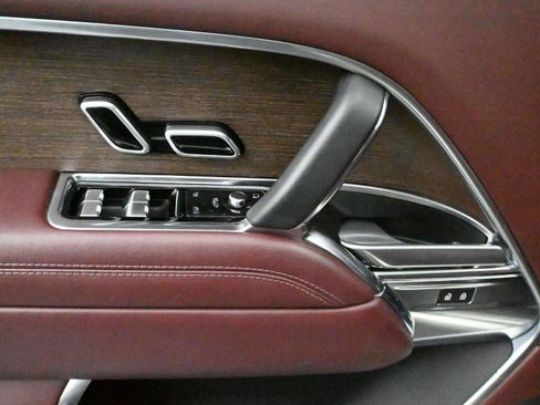 Used 2023 Land Rover Range Rover Long Wheelbase Autobiography image 7