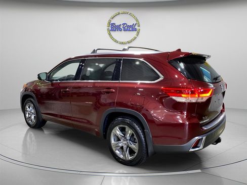 Used 2018 Toyota Highlander Limited Platinum image 3