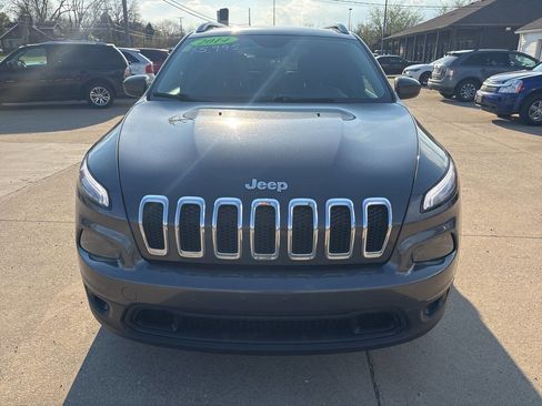 Used 2014 Jeep Cherokee Latitude w/ Comfort/Convenience Group image 2