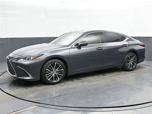 Certified 2022 Lexus ES 350 w/ Premium Package image 4