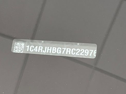 Used 2024 Jeep Grand Cherokee Limited image 69