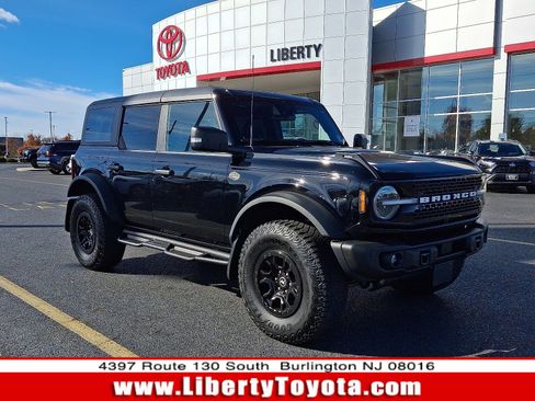 Used 2023 Ford Bronco Wildtrak image 1
