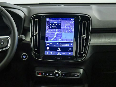 Certified 2025 Volvo XC40 B5 Core image 14