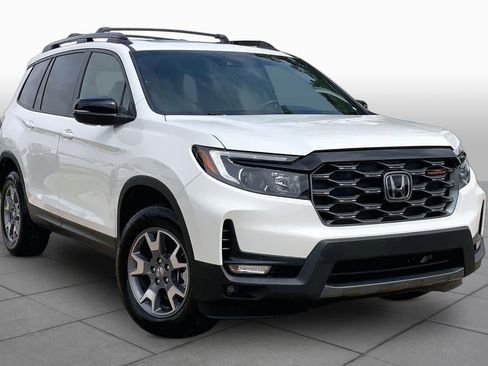 Used 2022 Honda Passport TrailSport image 3