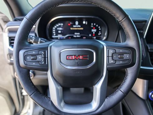Used 2022 GMC Yukon XL SLT w/ SLT Premium Package RWD image 15