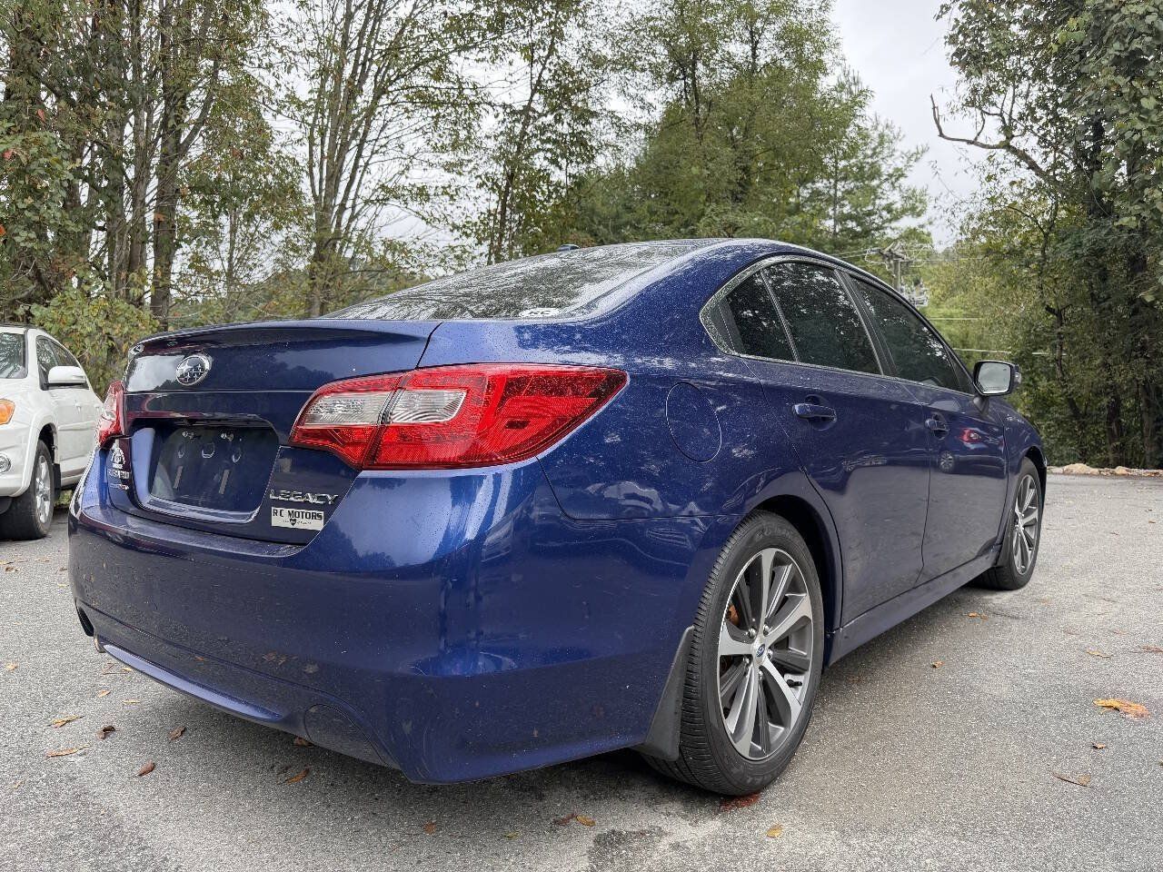 Used 2015 Subaru Legacy 2.5i Limited AWD/4WD image 9