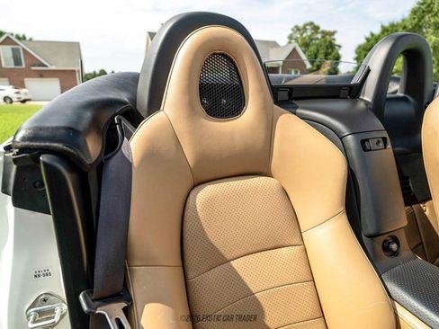 Used 2004 Honda S2000 image 95