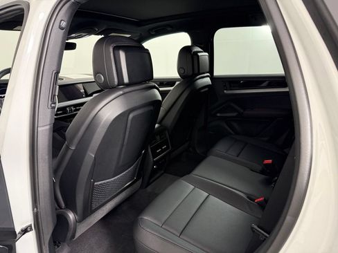 Certified 2026 Porsche Cayenne E-Hybrid AWD/4WD image 15