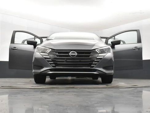 Used 2024 Nissan Versa SV image 11