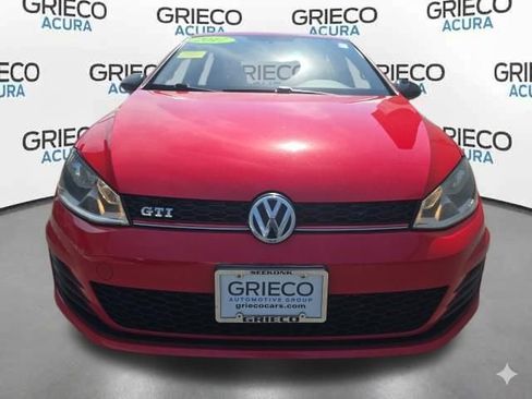 Used 2017 Volkswagen Golf 4-Door FWD image 2