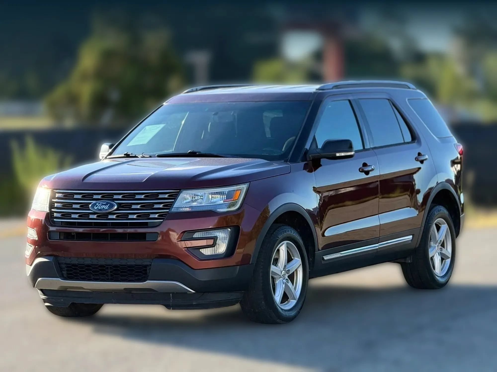 Used 2016 Ford Explorer XLT w/ Equipment Group 201A AWD/4WD image 6