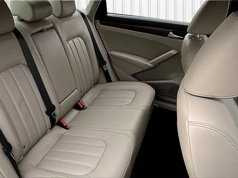 Used 2020 Volkswagen Passat 2.0T SEL image 25