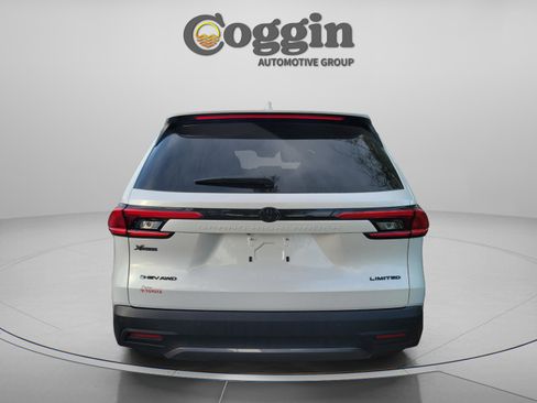 Used 2024 Toyota Grand Highlander Limited AWD/4WD image 4