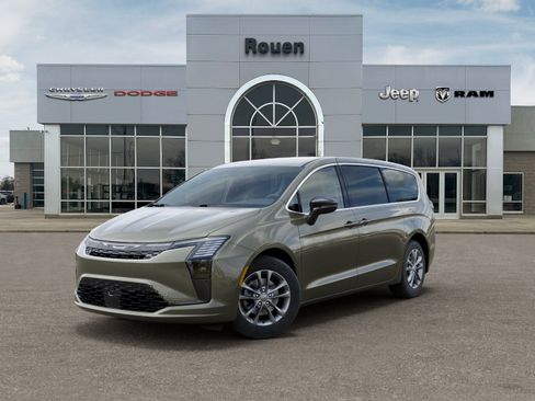 New 2027 Chrysler Pacifica Select FWD image 43