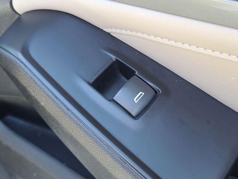 Used 2023 Chevrolet Traverse LS image 22