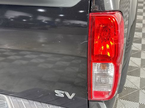 Used 2021 Nissan Frontier SV w/ SV Utility Package image 55