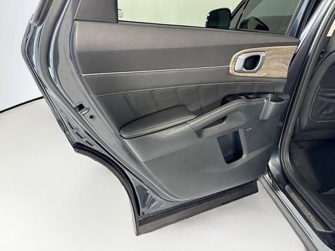 Used 2022 Kia Sorento SX Prestige image 28