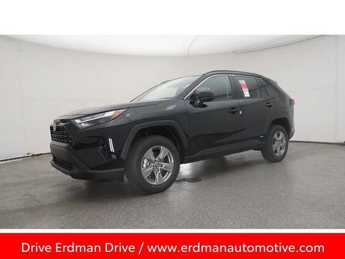 Certified 2025 Toyota RAV4 LE image 17