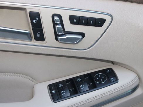 Used 2014 Mercedes-Benz E 350 Sedan image 12