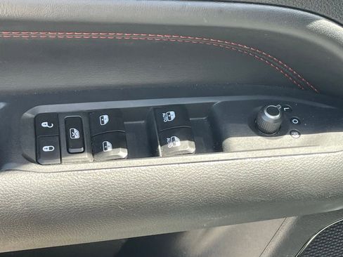 Used 2025 Jeep Compass Trailhawk image 6