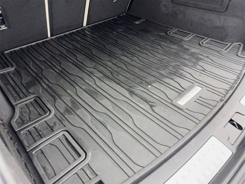 Used 2023 Land Rover Range Rover Velar S image 80