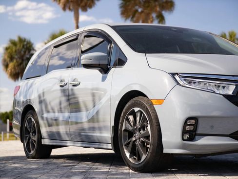 Used 2024 Honda Odyssey Elite image 4