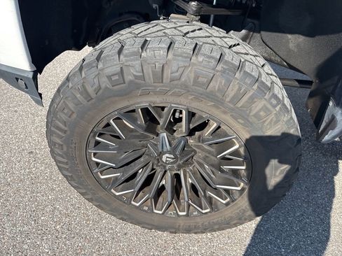 Used 2020 GMC Sierra 3500 Denali w/ Denali Ultimate Package image 13