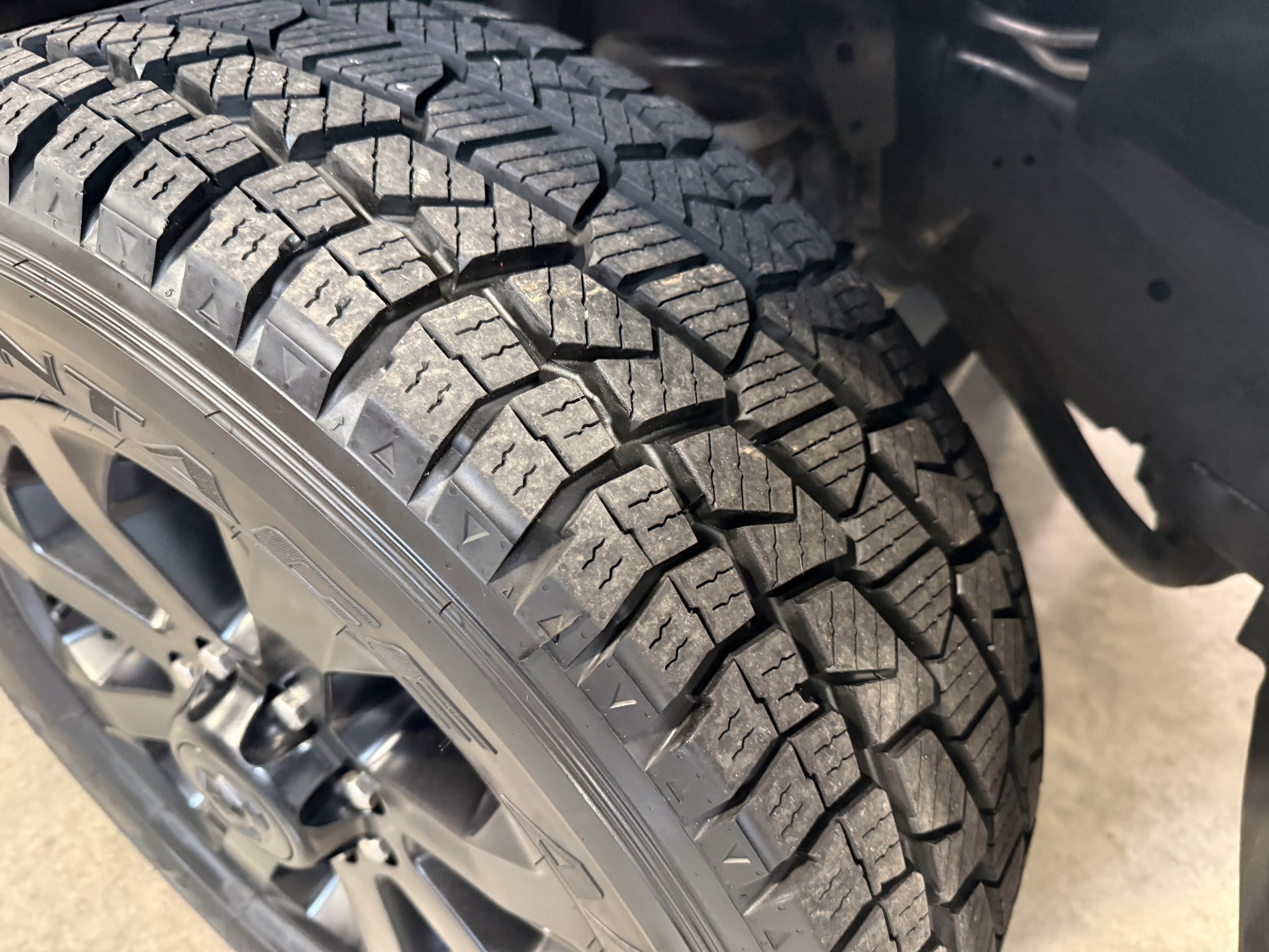 Used 2022 RAM 2500 Laramie w/ Night Edition AWD/4WD image 5