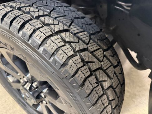 Used 2022 RAM 2500 Laramie w/ Night Edition AWD/4WD image 5