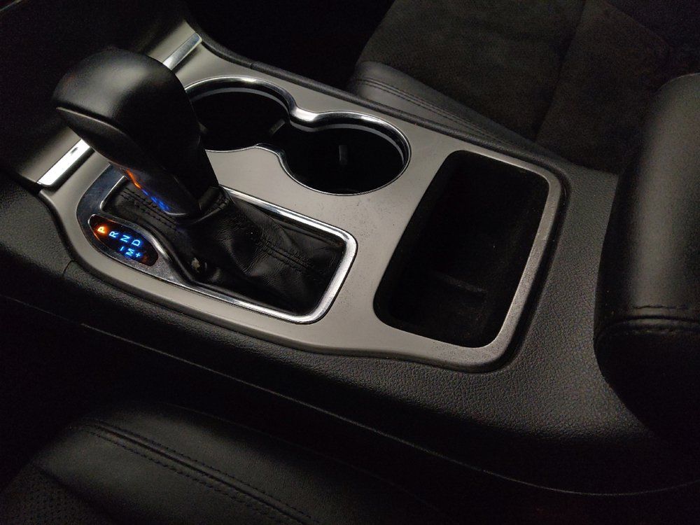 Used 2020 Jeep Grand Cherokee Altitude AWD/4WD image 26
