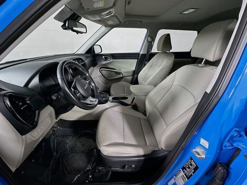 Used 2025 Kia Soul EX image 15