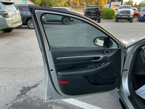 Used 2020 Hyundai Sonata Limited FWD image 15