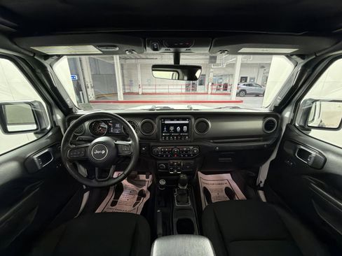 Used 2023 Jeep Wrangler Willys image 23