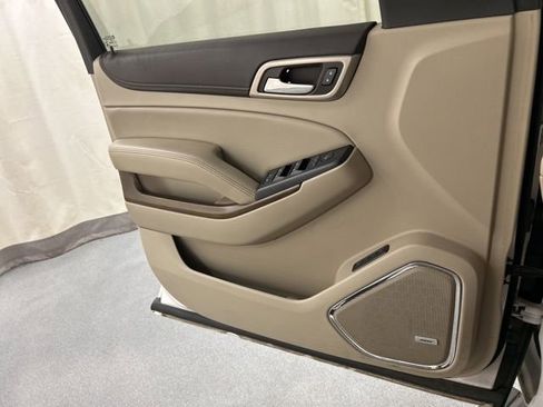 Used 2020 GMC Yukon Denali w/ Denali Premium Package image 22