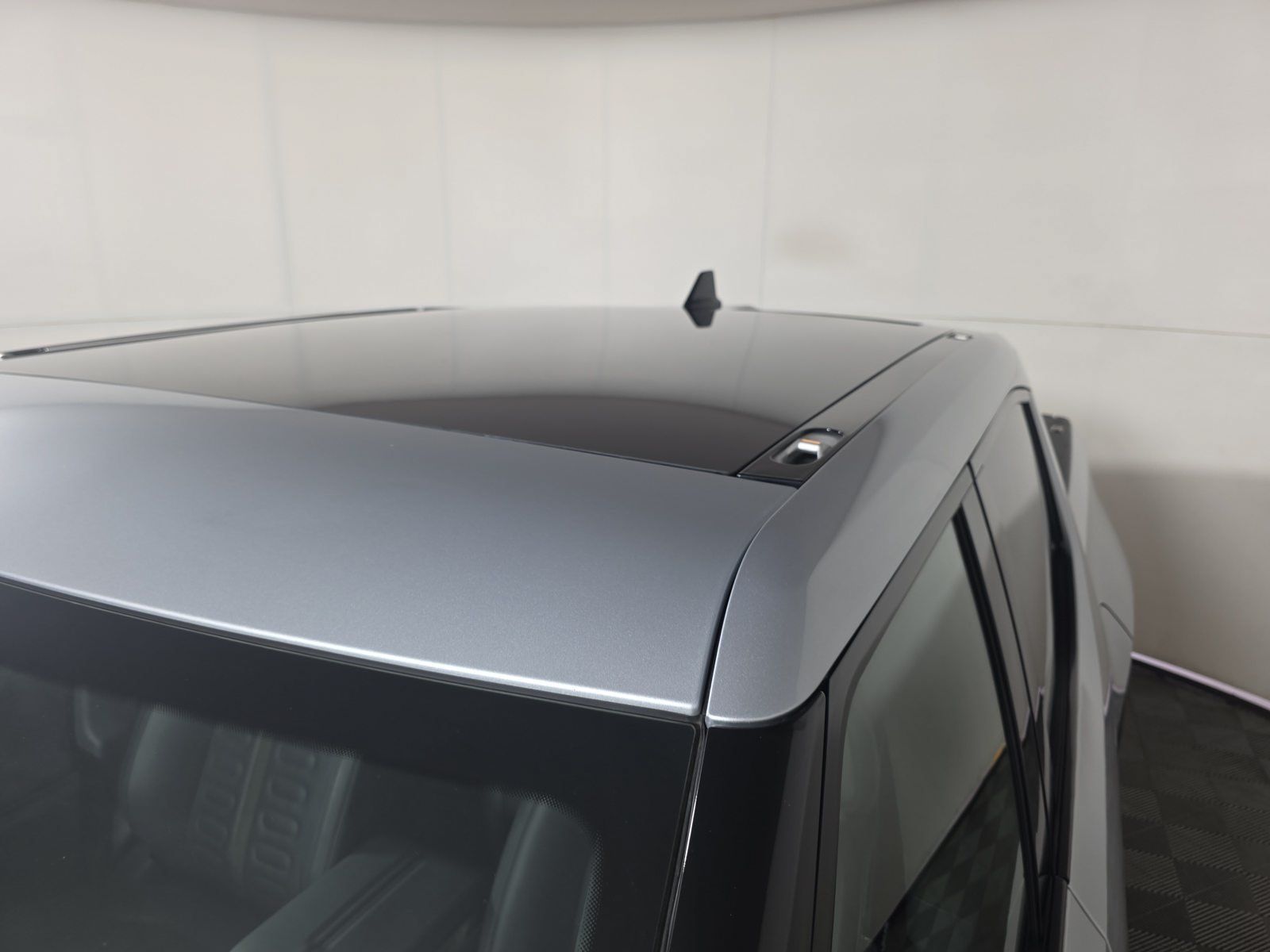 Used 2022 Rivian R1T Adventure AWD/4WD image 13
