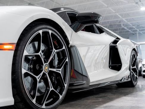 Used 2025 Lamborghini Revuelto AWD/4WD image 20