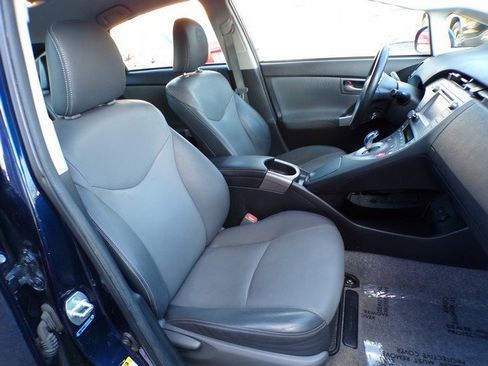 Used 2015 Toyota Prius Four image 18