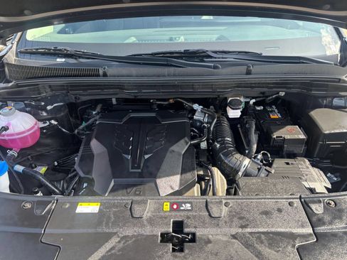 Used 2026 Kia Carnival FWD image 35