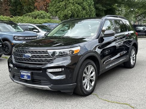 Used 2023 Ford Explorer XLT w/ Equipment Group 202A AWD/4WD image 7